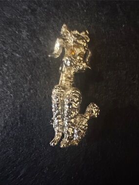 Gold-tone Bird Brooch Pin - Elegant Women’s Jewelry